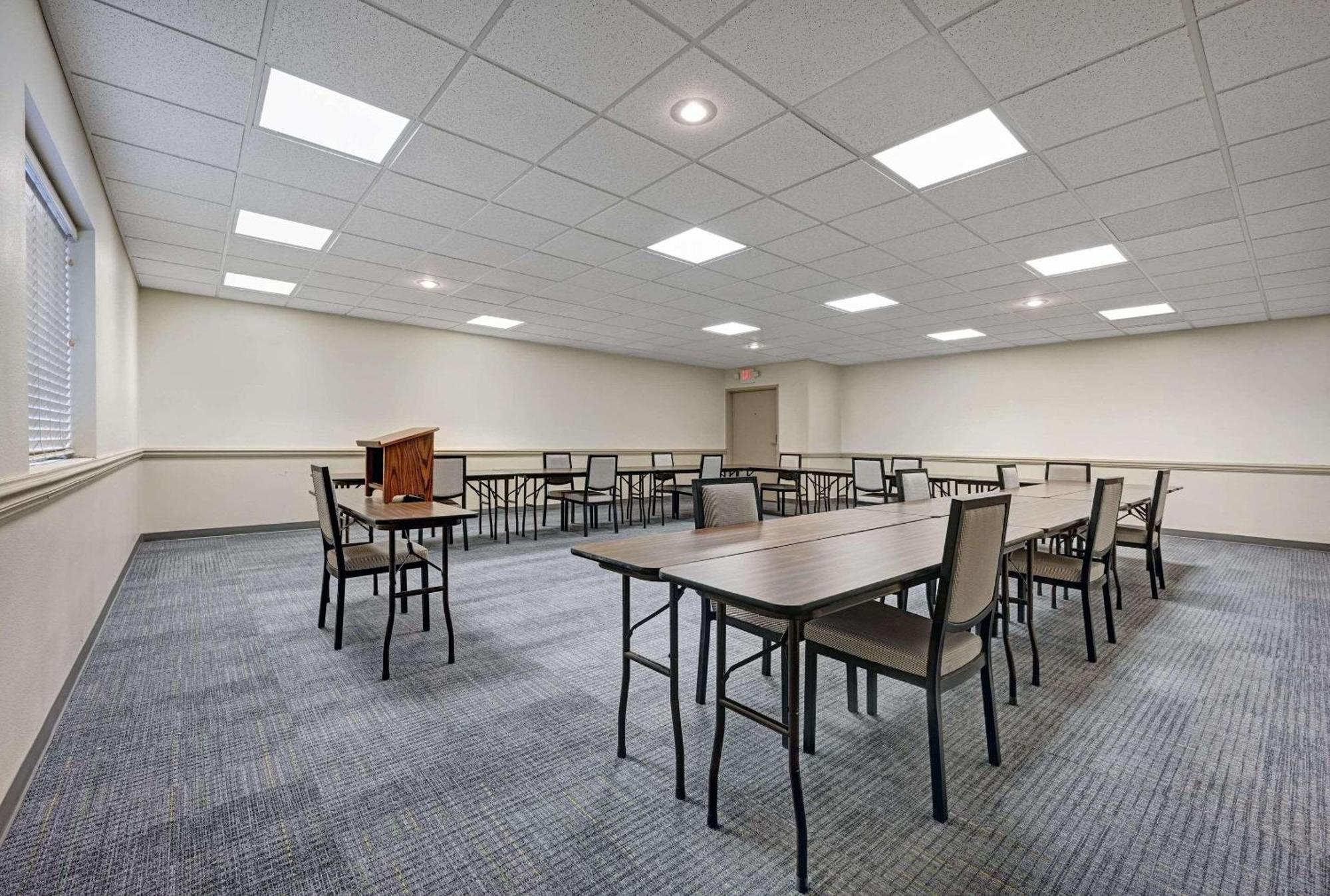 Country Inn & Suites By Radisson, Pierre, Sd Esterno foto